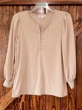 Wonderland by Orange Hook & Eye Blouse